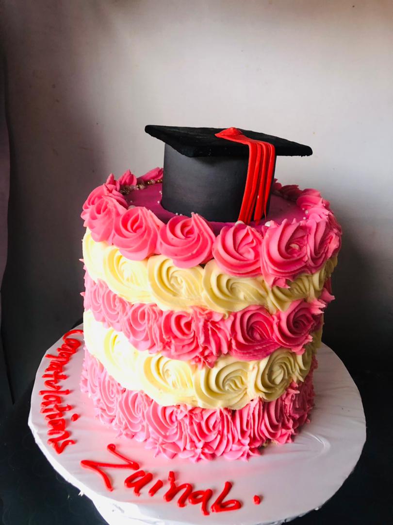 FLORAL GRADUATION CAKE 