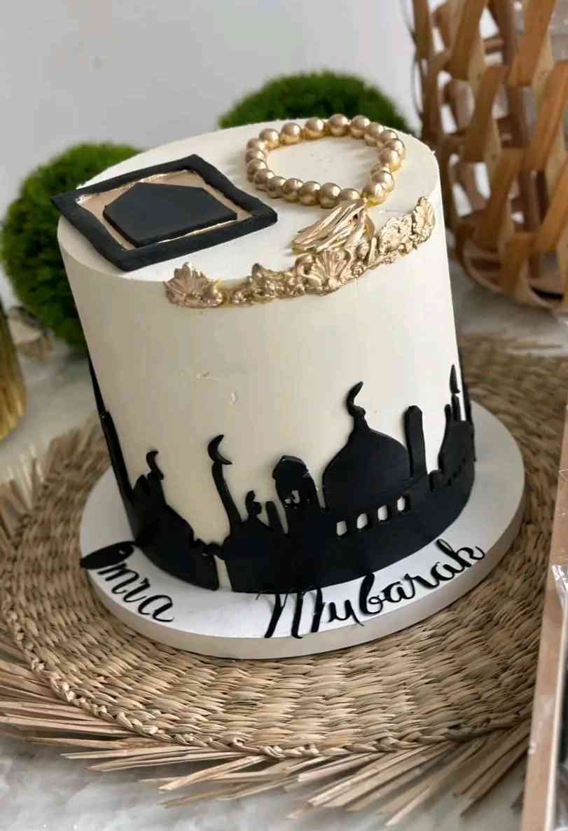 ROYAL GOLD AND BLACK EID CAKE