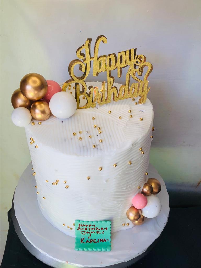 BIRTHDAY WHITE CAKE