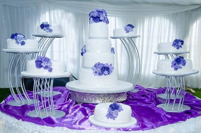 WHITE WEDDING CAKES 024