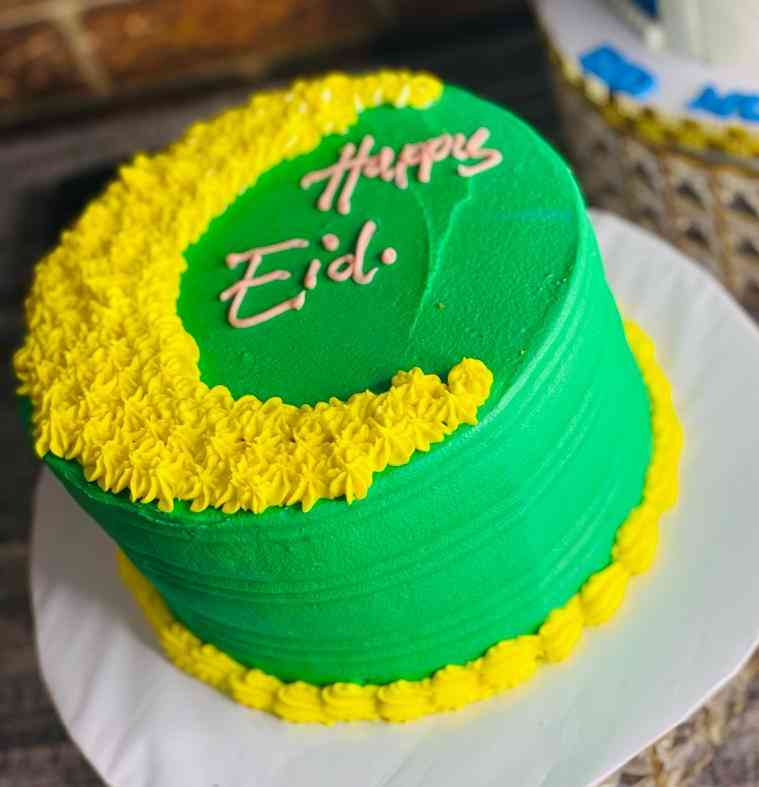 GREEN N GOLDEN EID CAKE