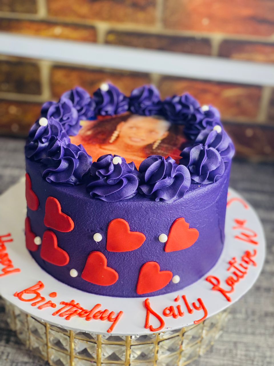 BIRTHDAY CAKES WITH EDIBLE 