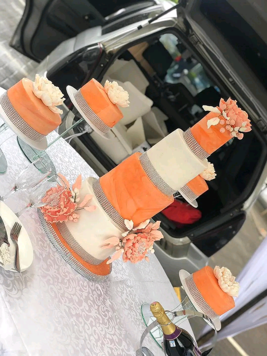 ORANGE AND WHITE THEME