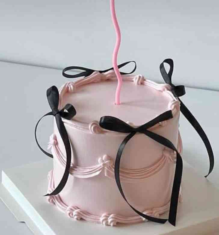 LOVELY CANDLE RAISE CAKE