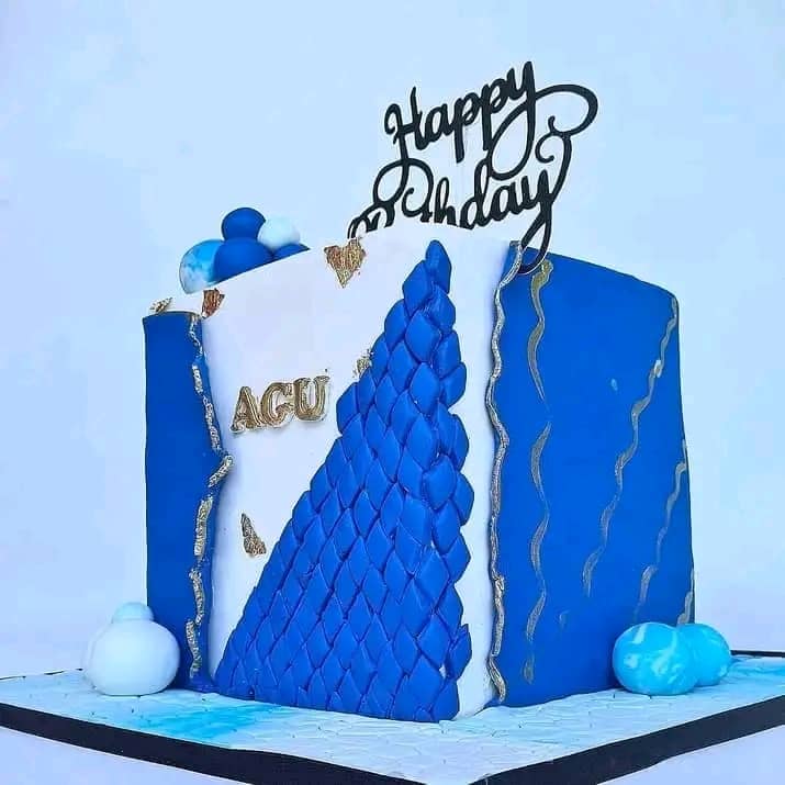 BLUE FONDANT SQUARE CAKE