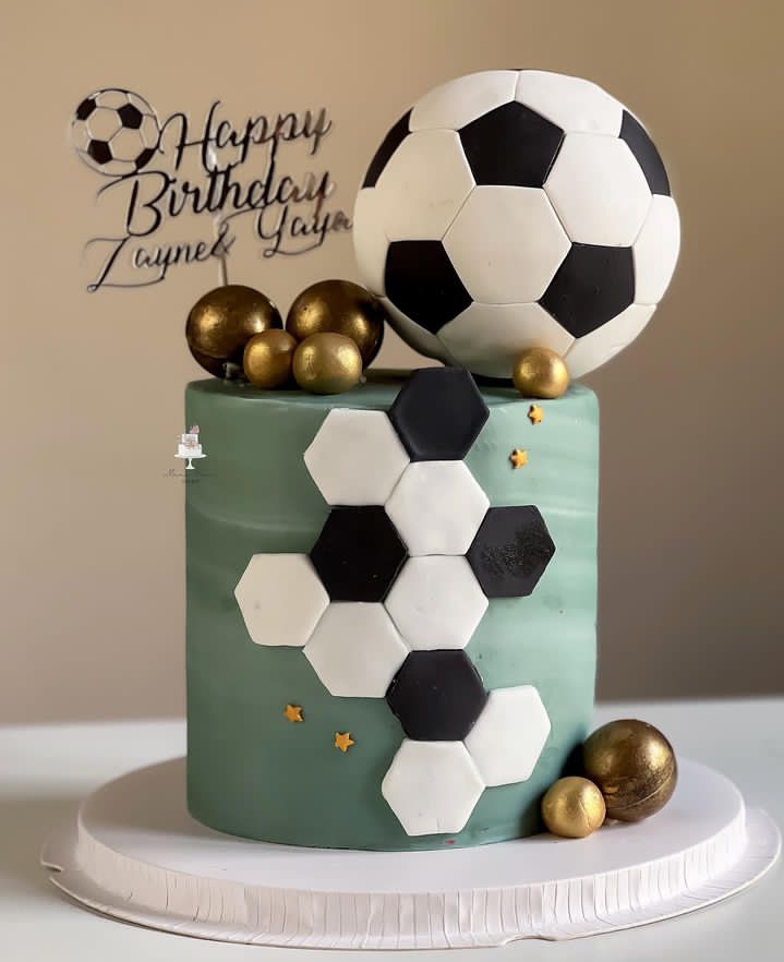BIRTHDAY FOOTBALL CAKE