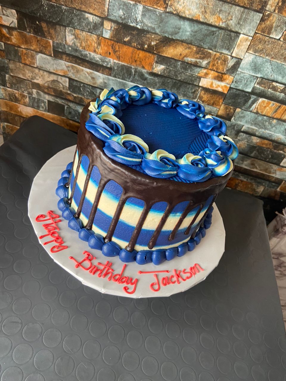 CREAM AND BLUE CHOCOLATE DRIPPING CAKE 