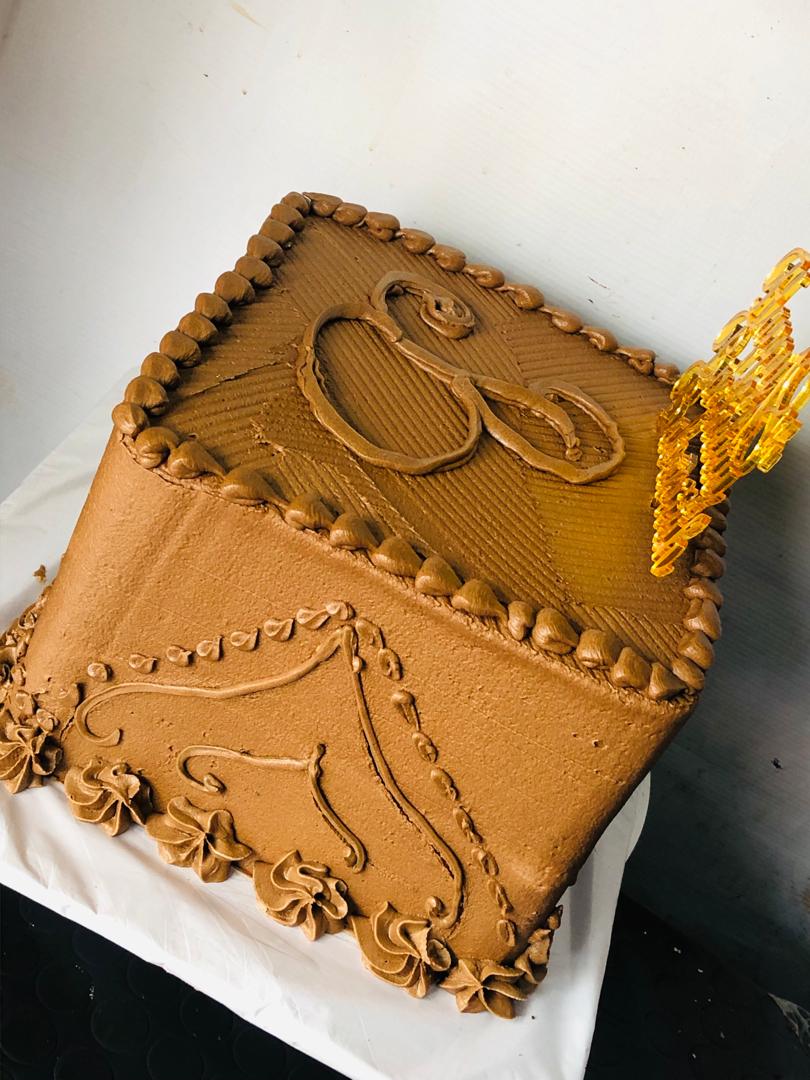 BROWN CHOCOLATE BIRTHDAY SQUARE CAKE