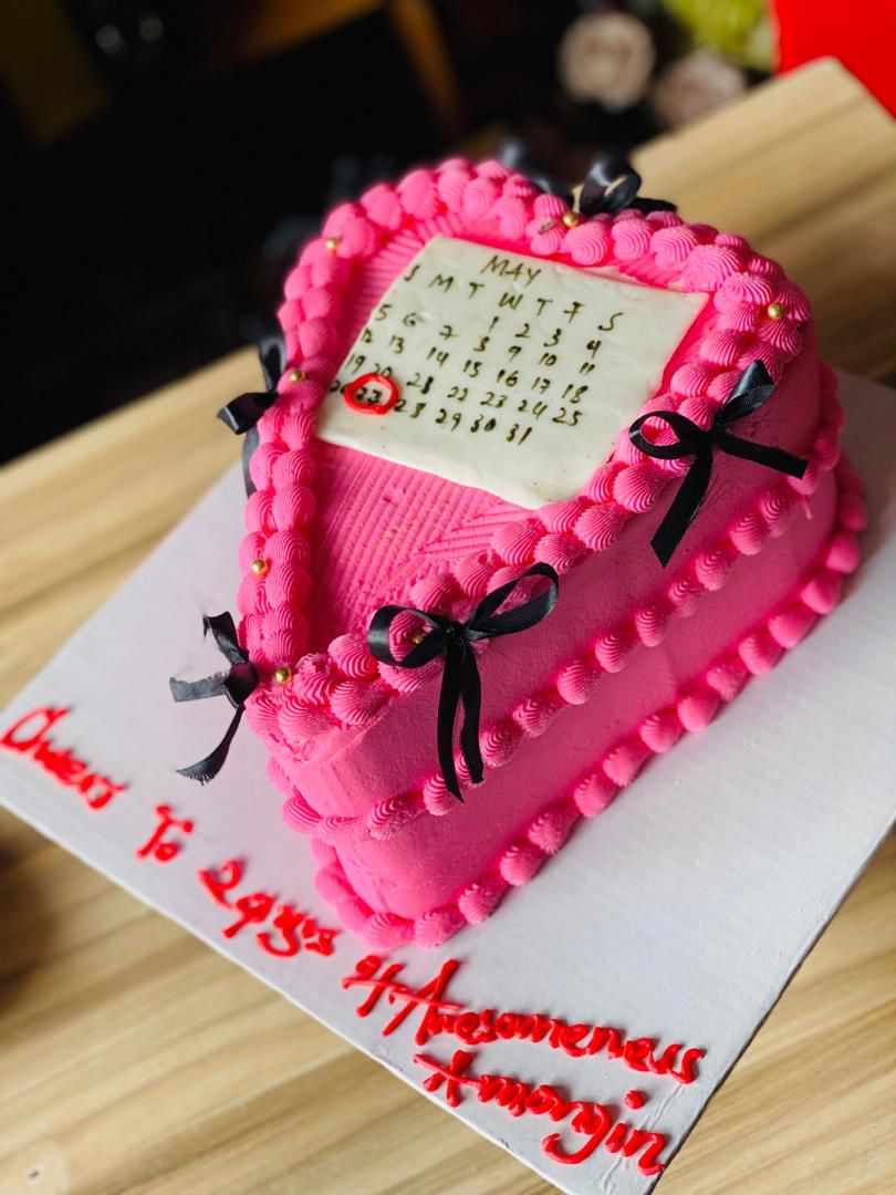 PINK HEART CAKE WITH A CALENDAR