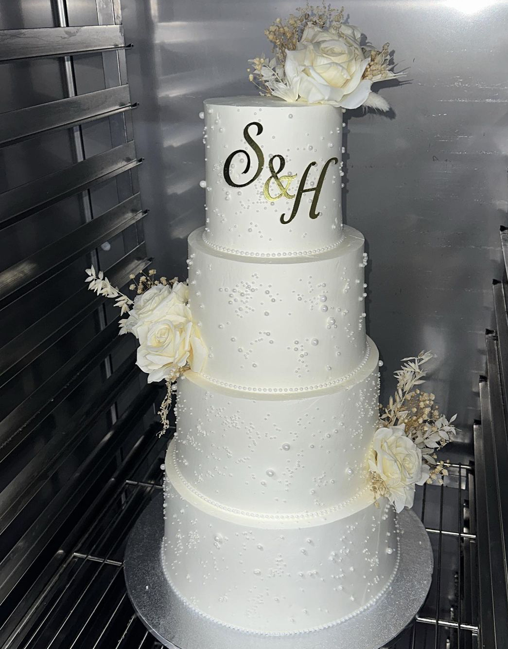 PURE WHITE WEDDING 💍 CAKE 