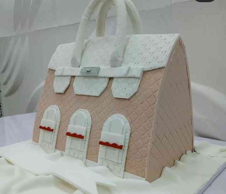 GREY AND WHITE CLASSY BAG CAKE