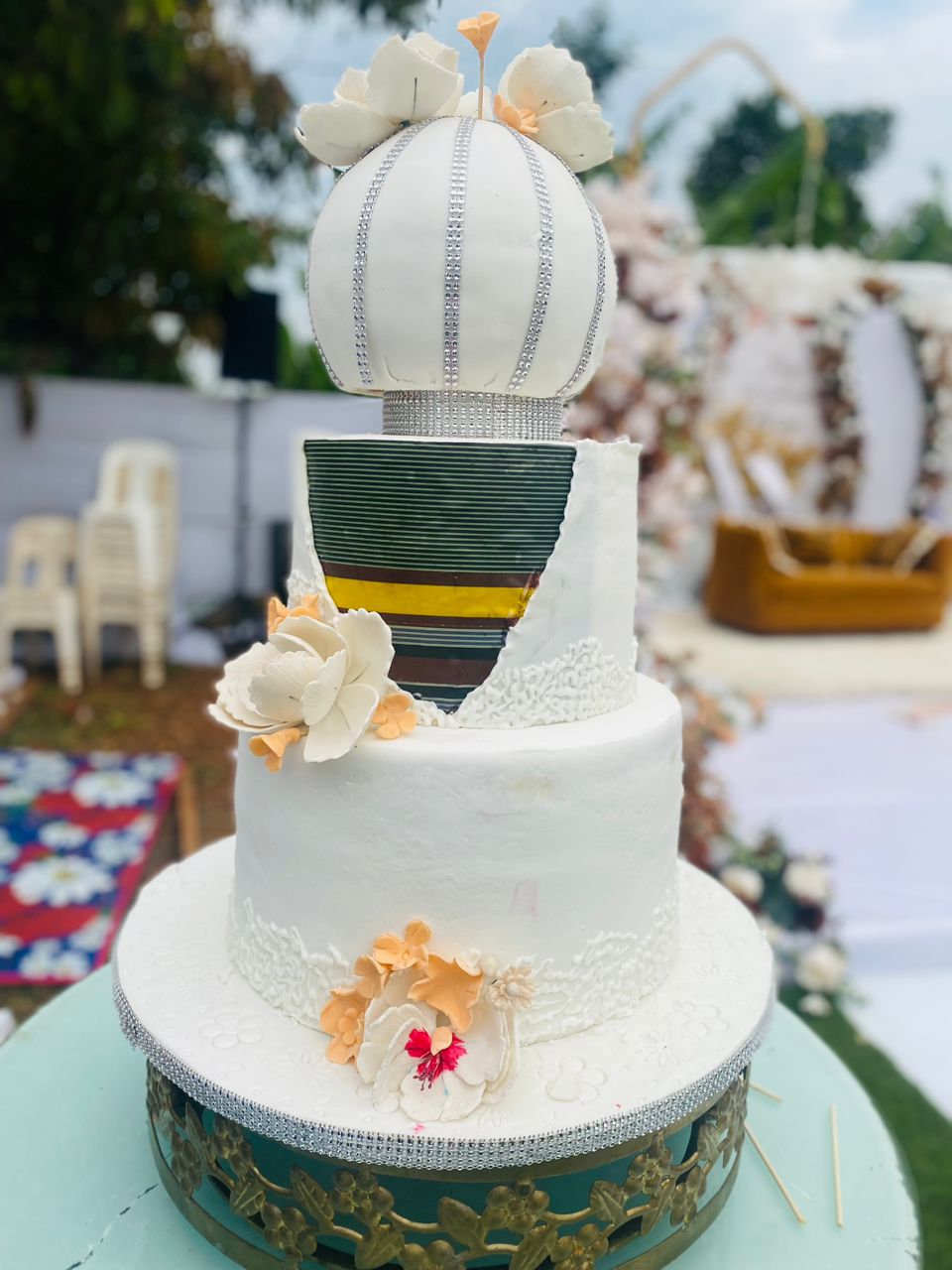 SNOW INTRODUCTION CAKE 