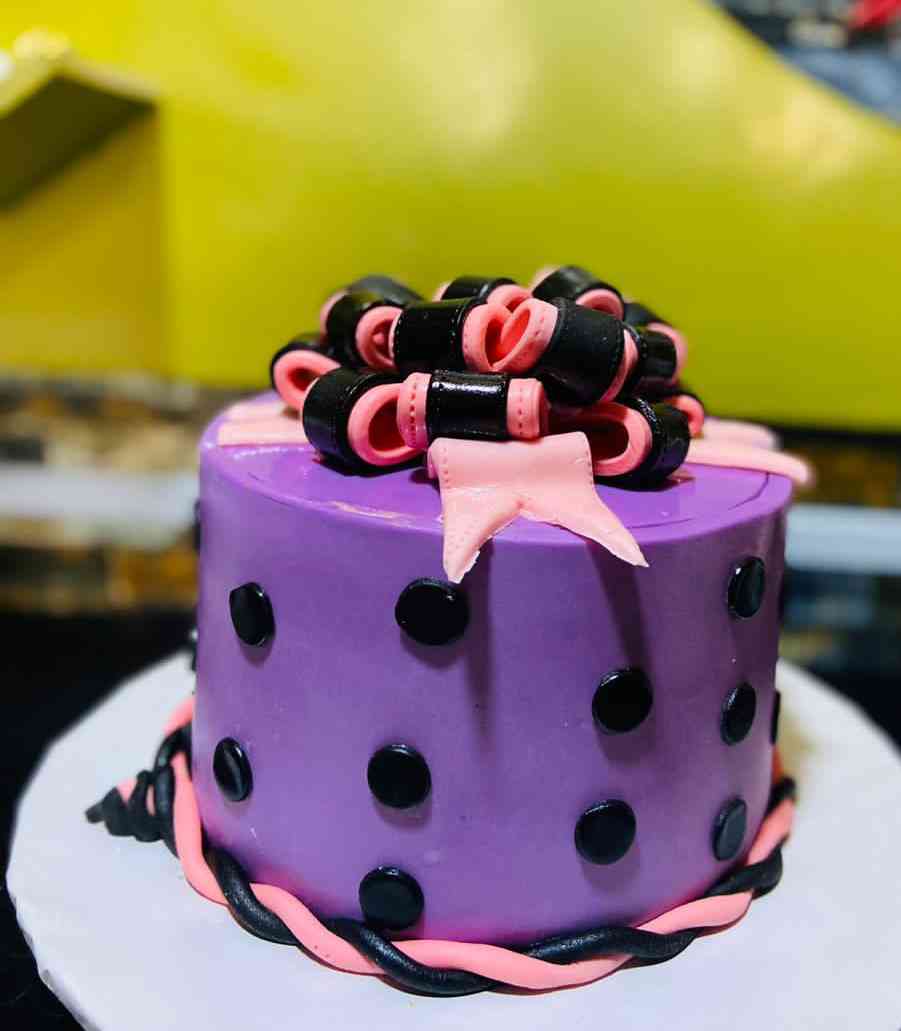 FONDANT BLEND CAKE 