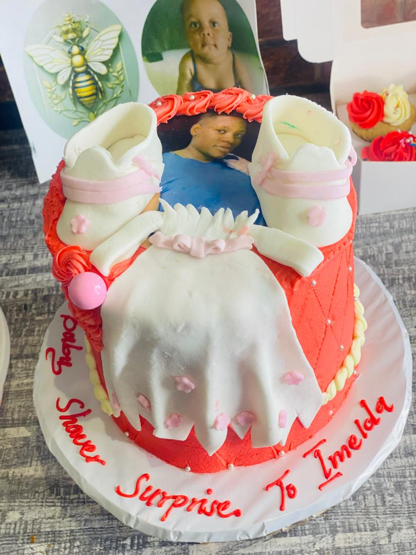 RED BABY SHOWER EDIBLE CAKE 
