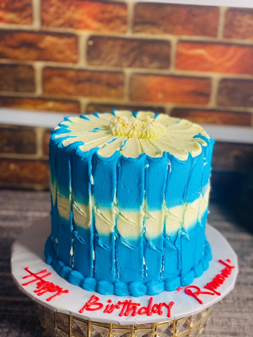 BLUEY FLOWER CAKE
