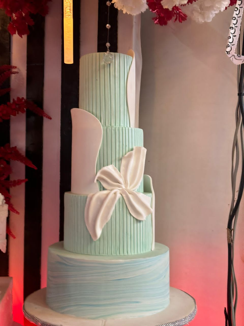 LIGHT GREEN WEDDING CAKE 