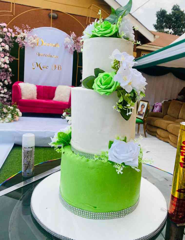 HALF GREEN WEDDING CAKE 