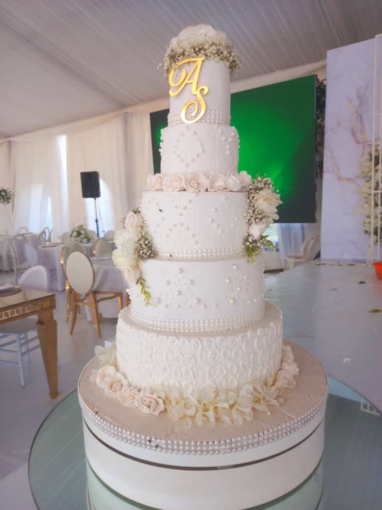 5 STEPS WEDDING CAKE 