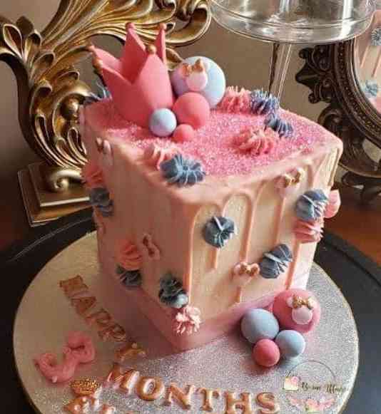 PINK QUEEN BIRTHDAY CAKE 