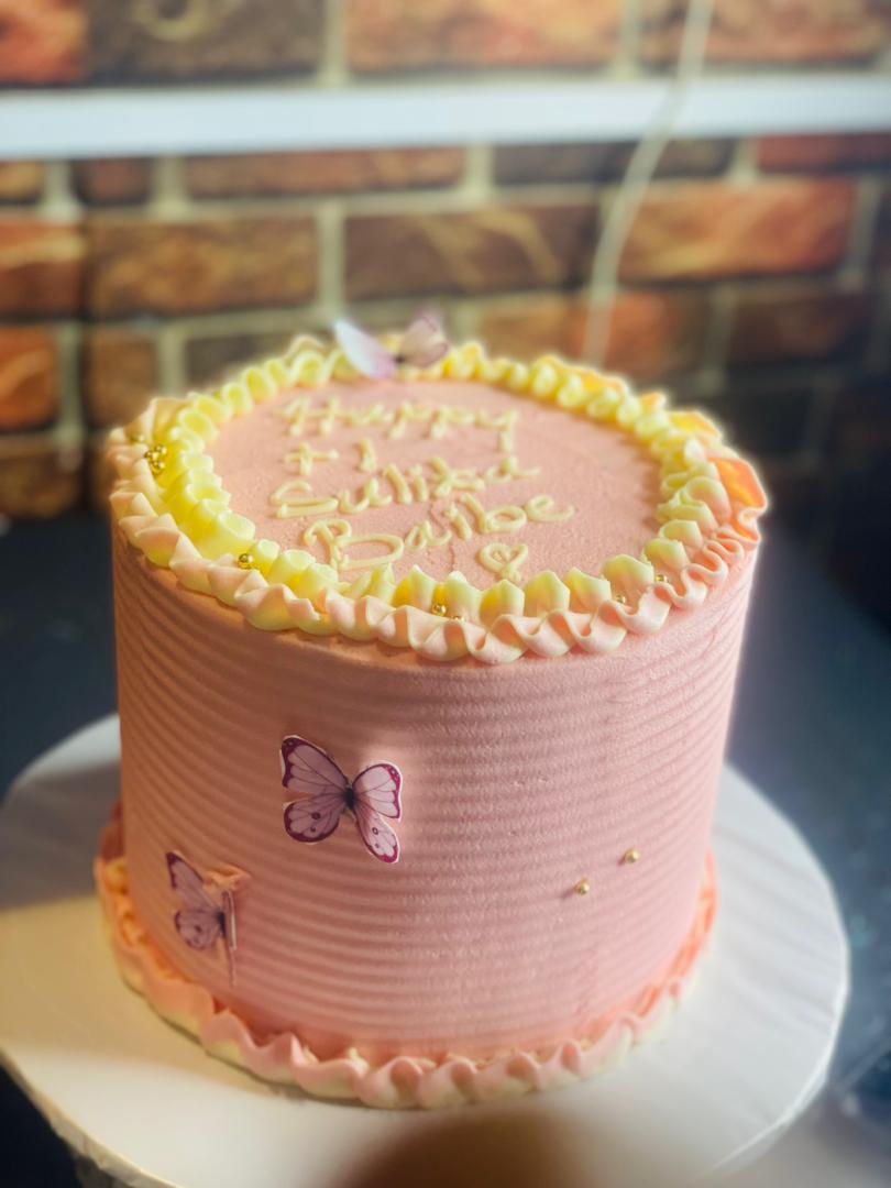 PINKY CREAMY CAKE 