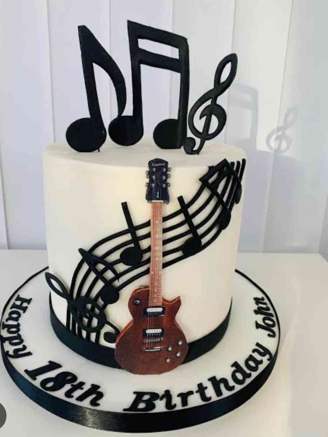 MUSICAL LOVE CAKE