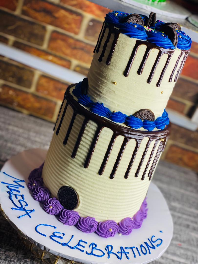 2TIER CREAM AND PURPLE 2 DRIPPING CAKE 