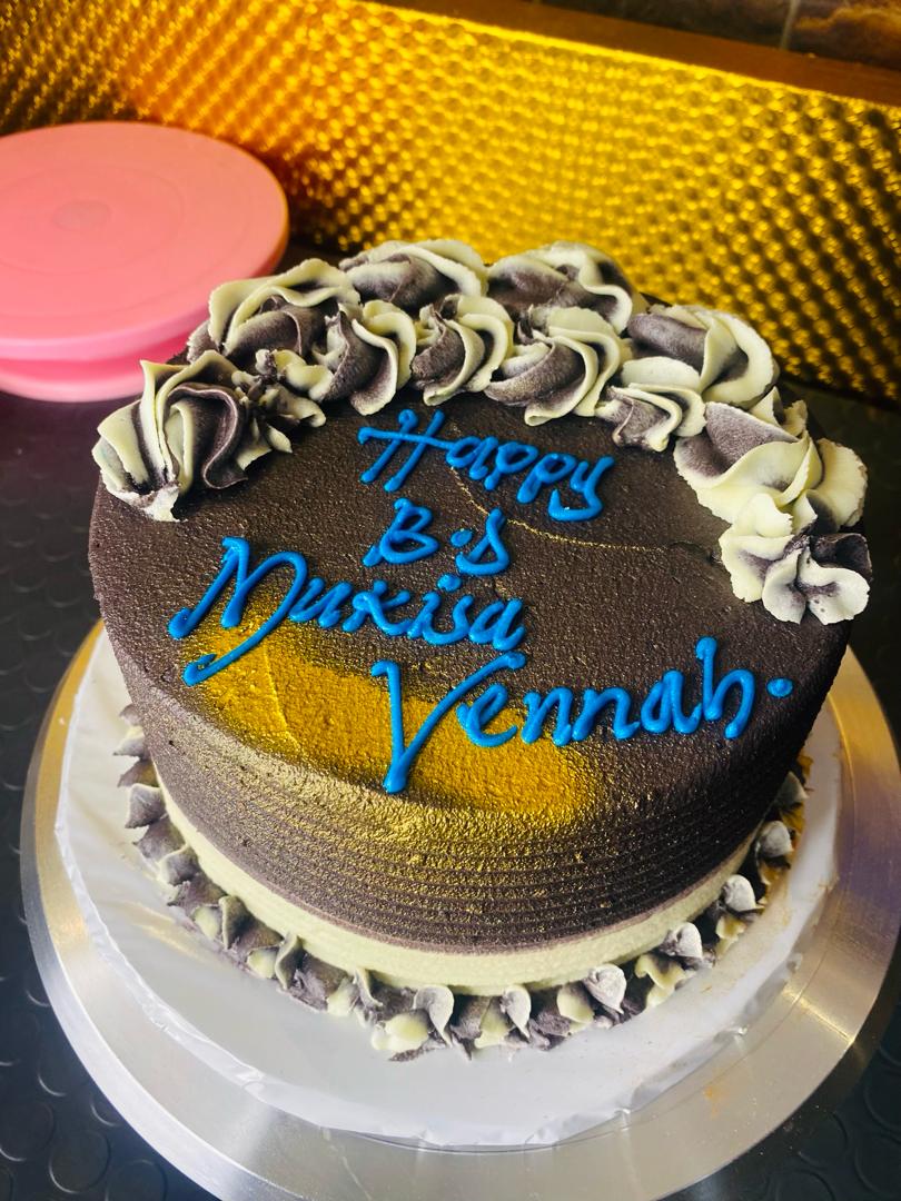 GOLDEN BLACK COLORED BIRTHDAY CAKE 