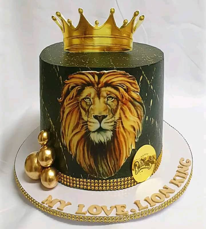 GOLDEN LION BIRTHDAY CAKE 