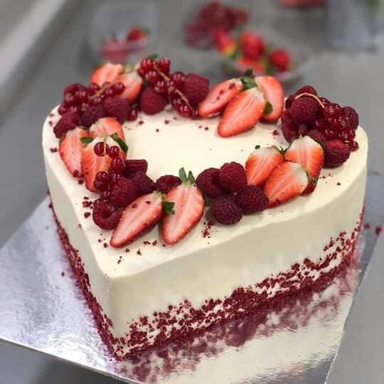 HEART SHAPED FRUIT RED VELVET CAKE 