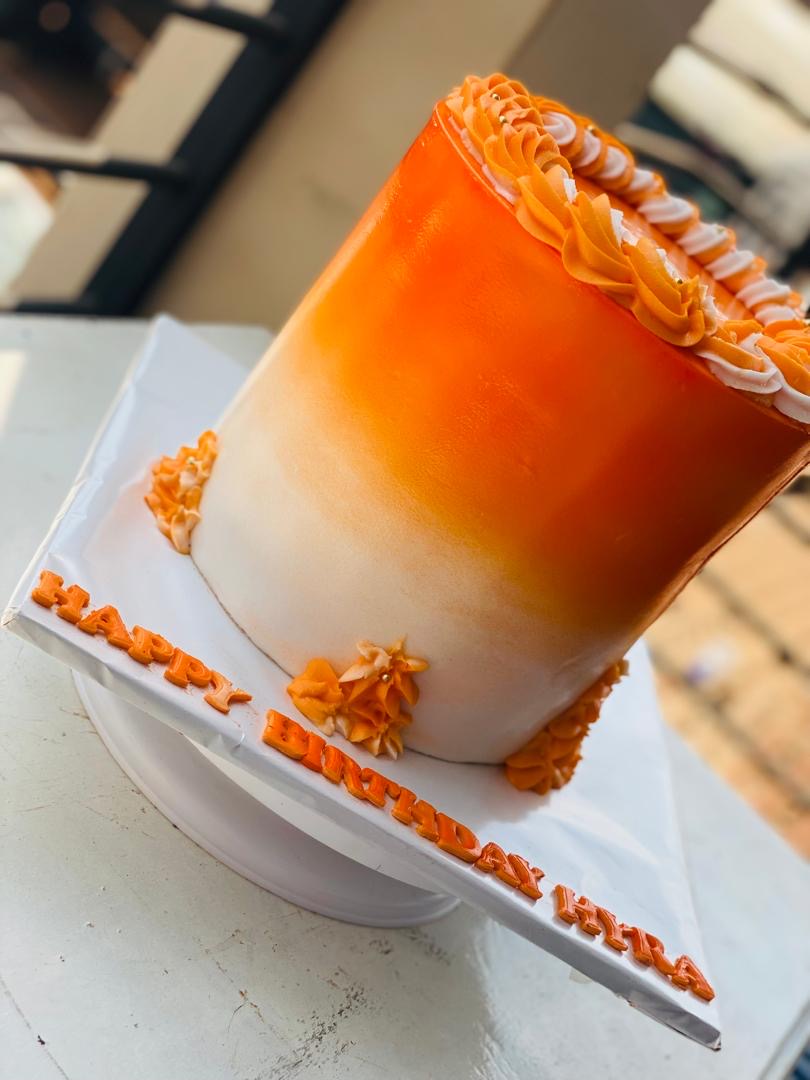 ORANGE FONDANT CAKE 