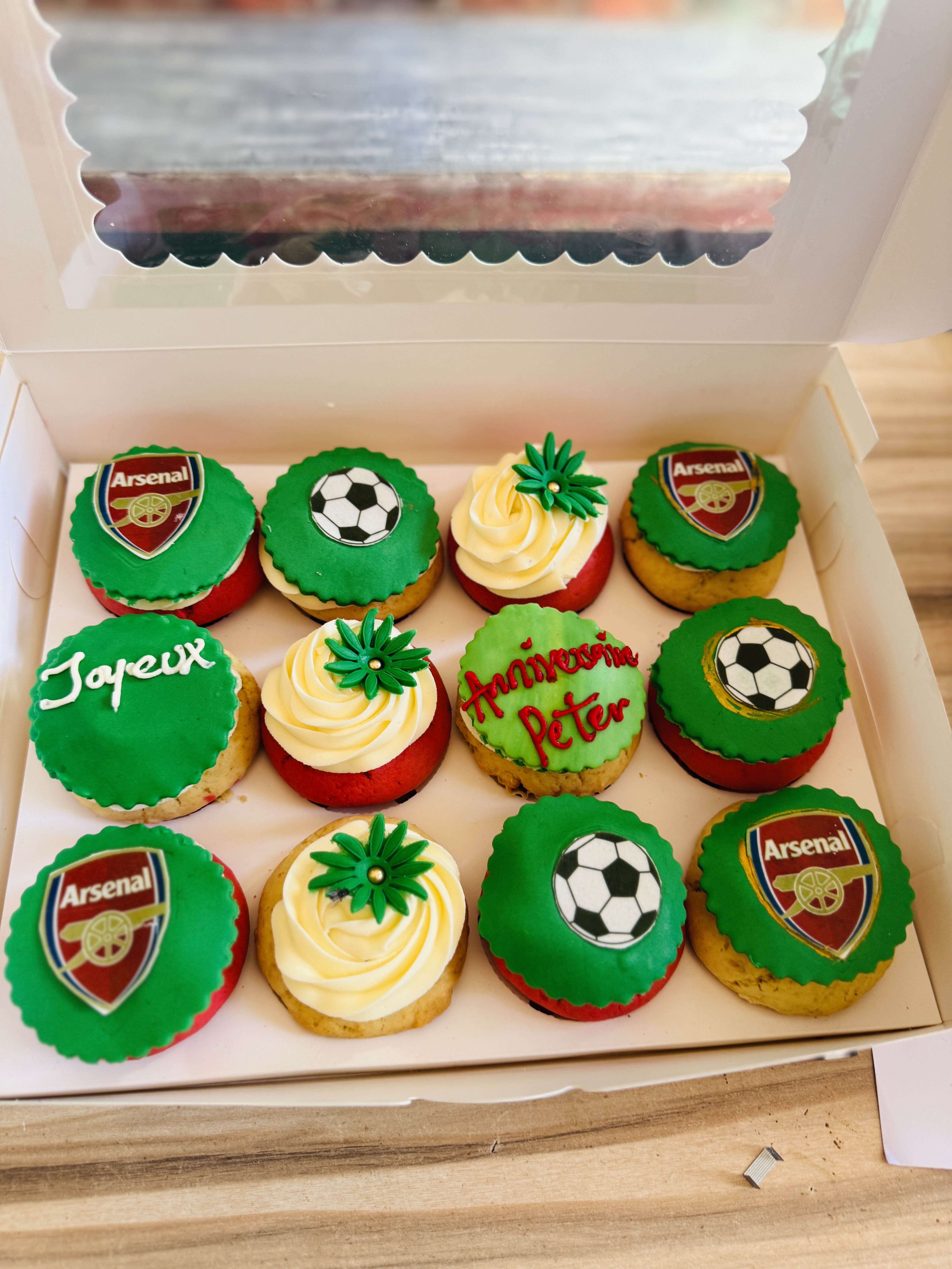 ARSENAL GREEN THEMED CAKE 