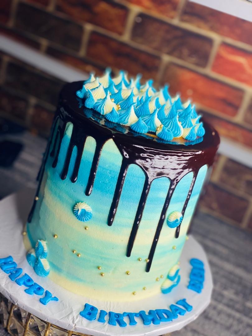 COLORED BLUE CREAM BUTTER CAKE 