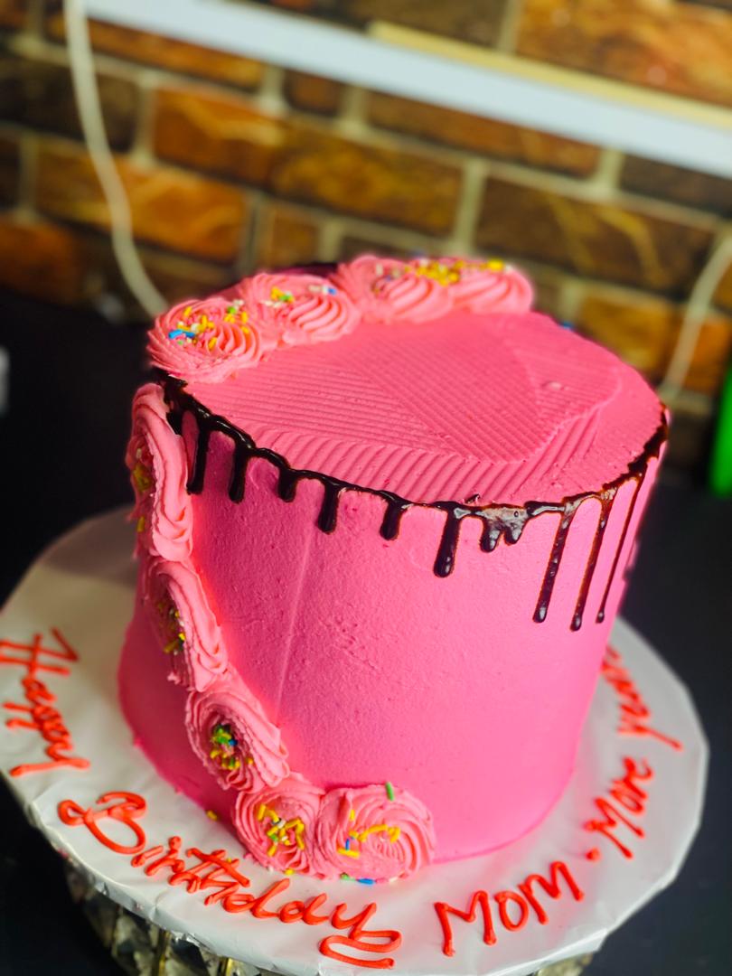 PINKY DRIPPING DRIP CAKE