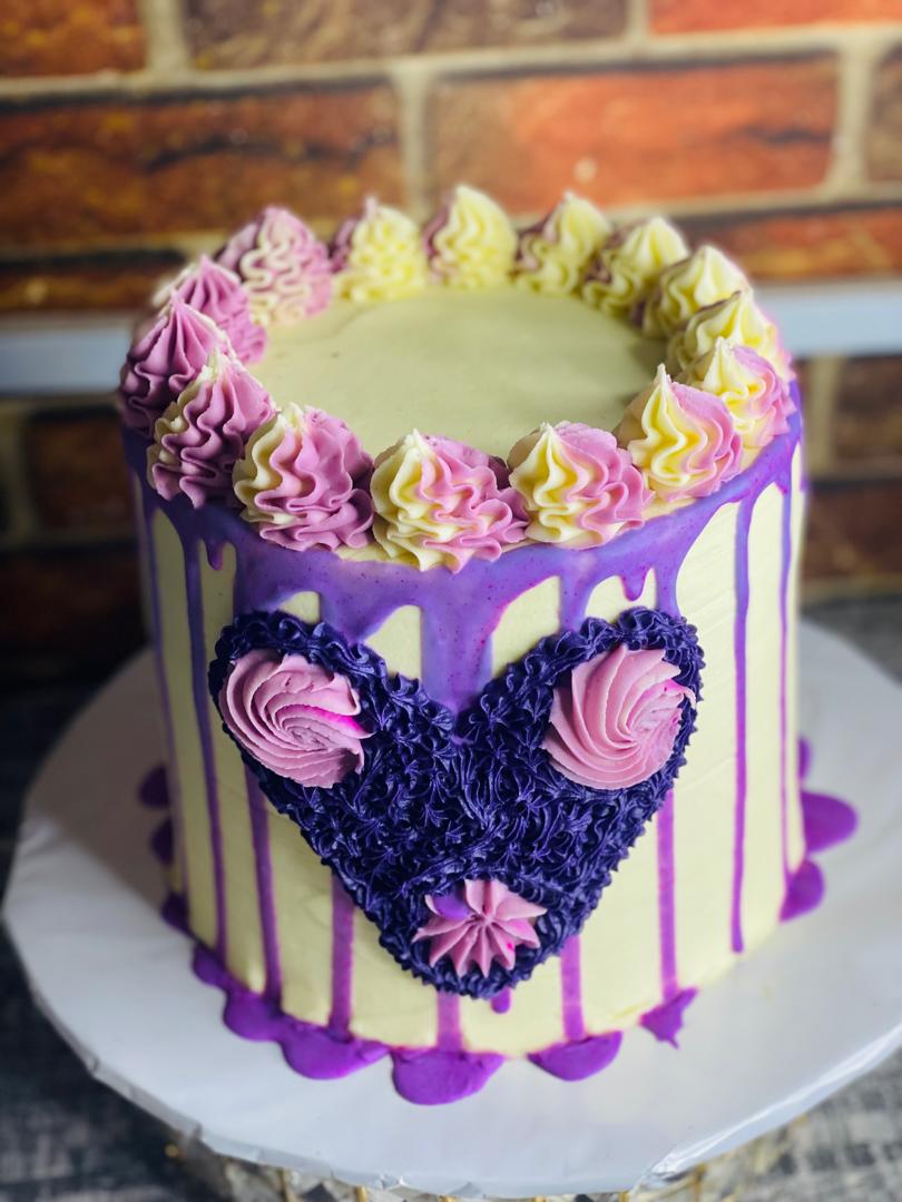 HEARTRD CAKE