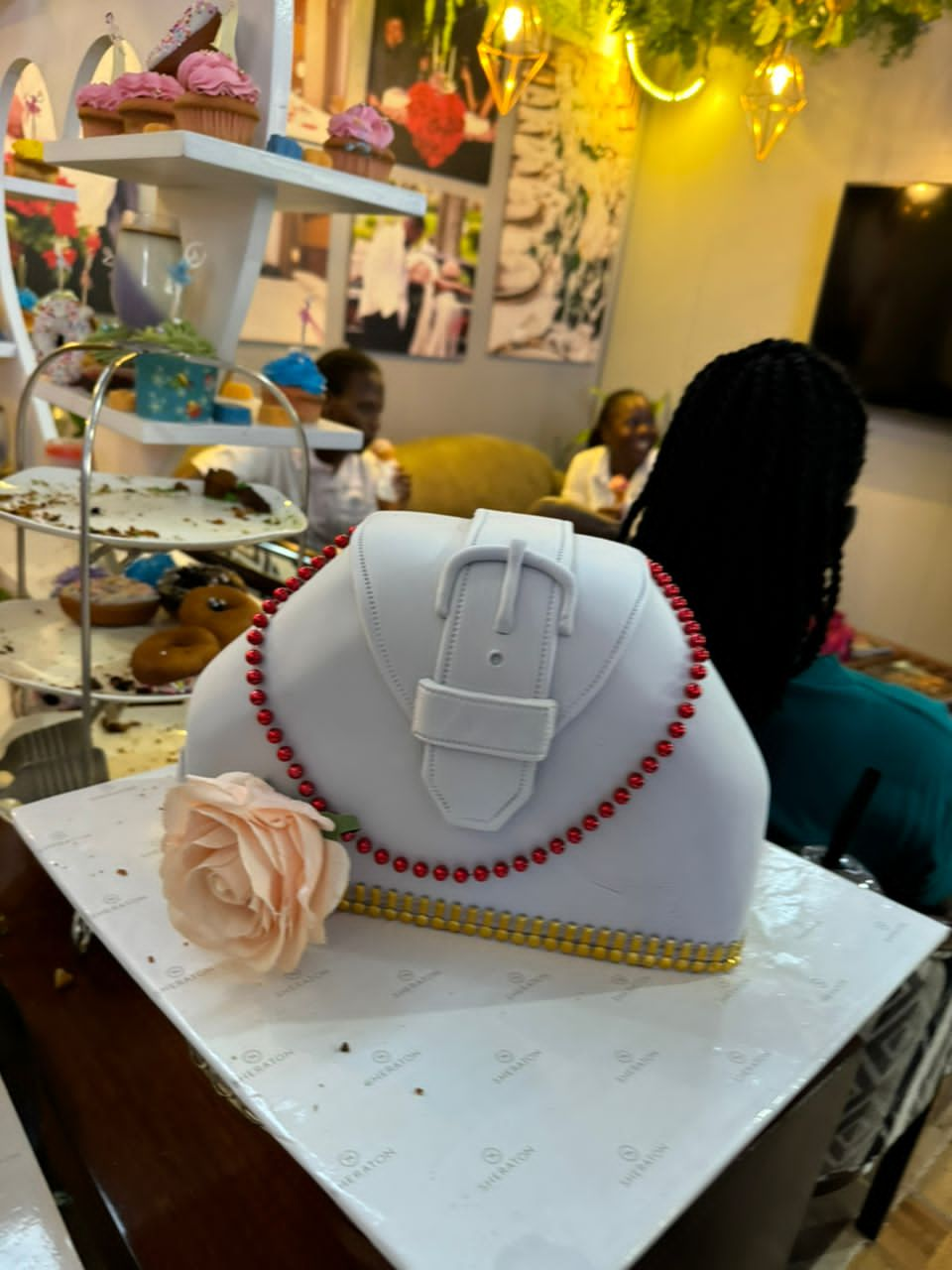 BELT HAND BAG CAKE