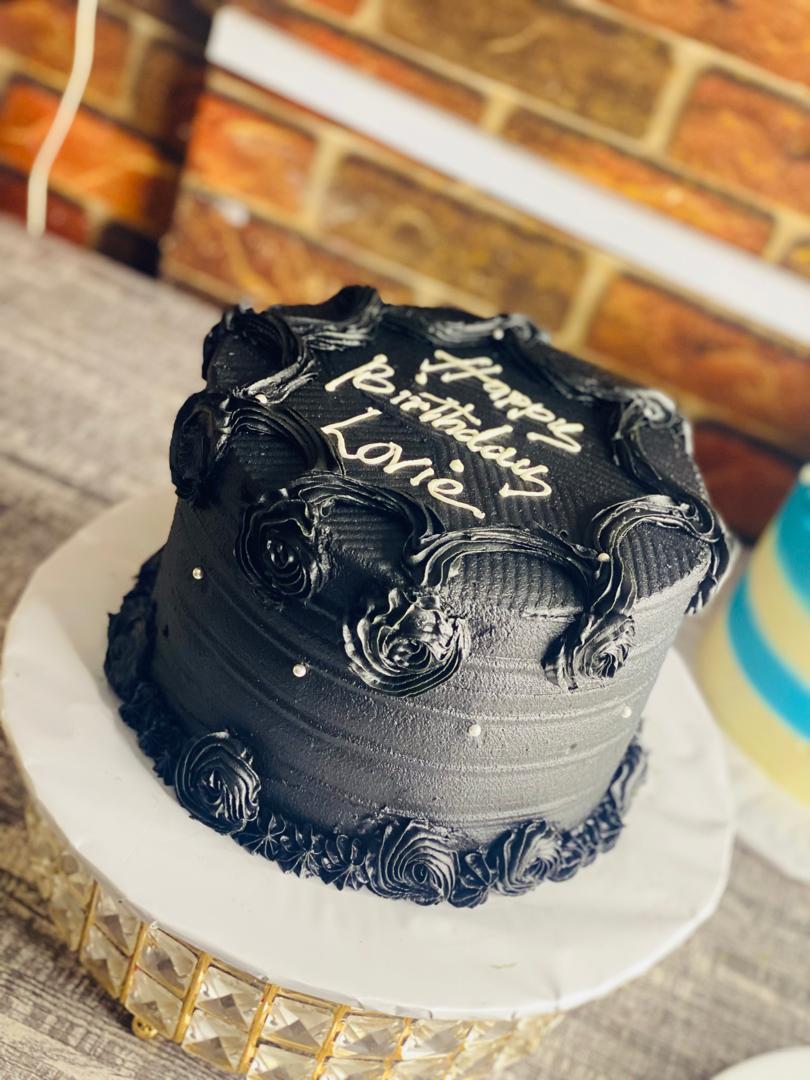 BLACK CAKE