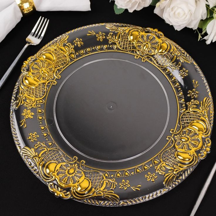 Clear and gold charger plate 