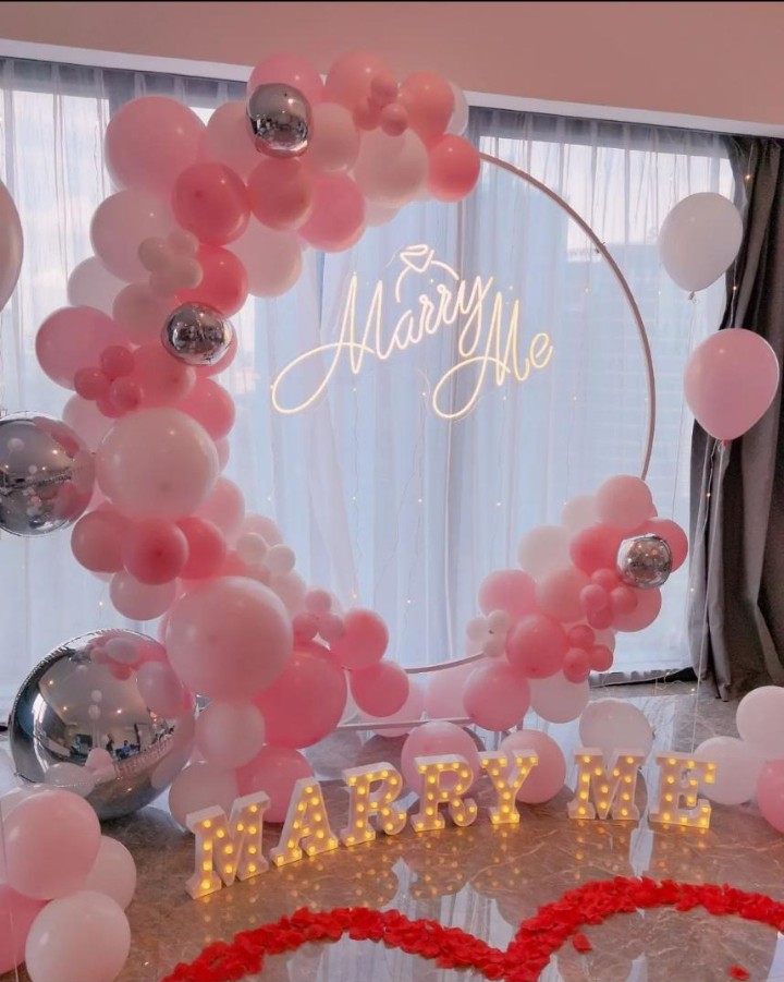 balloon themed proposal setting 