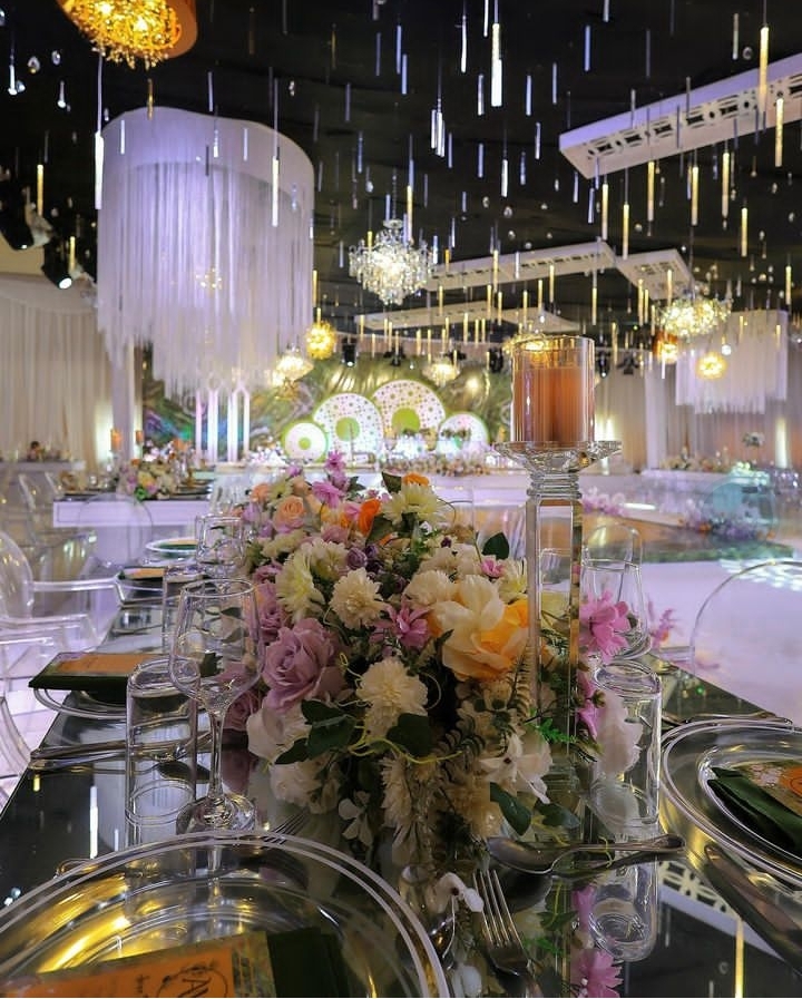 wedding glass table set up 