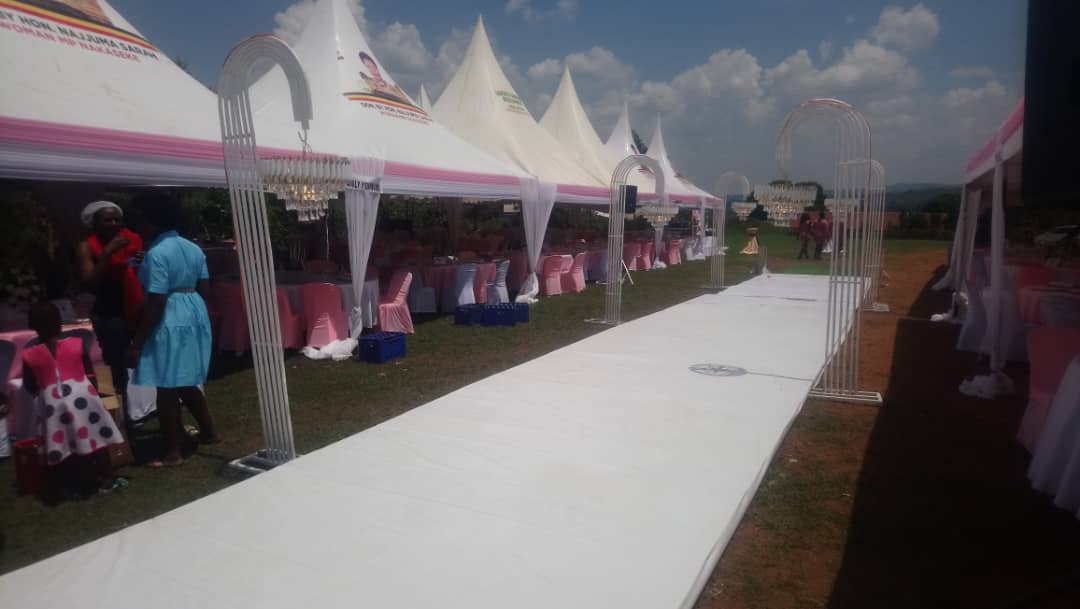 100 seater tents 3