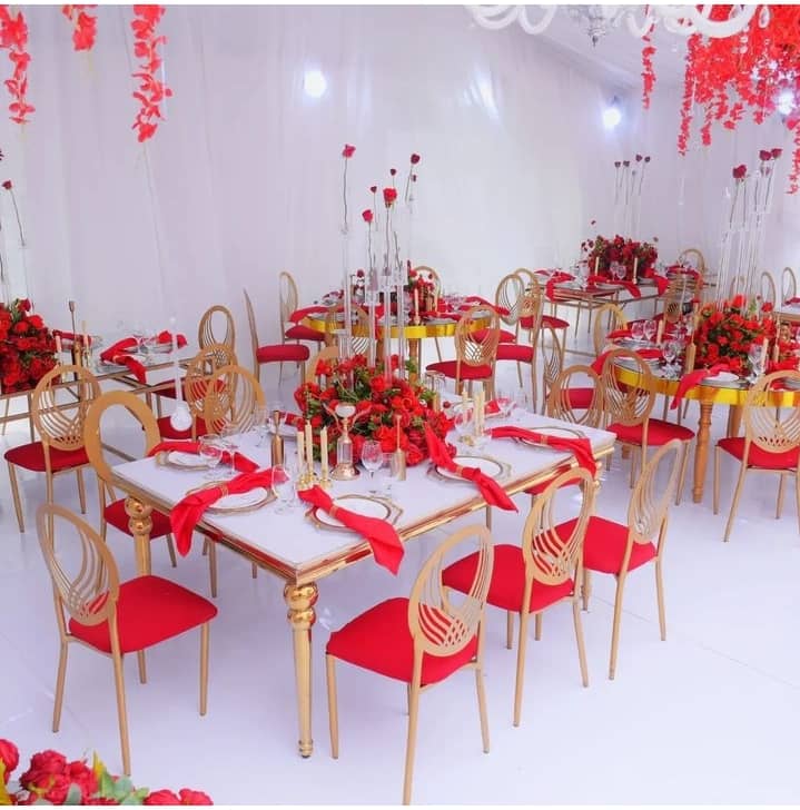 red decor 