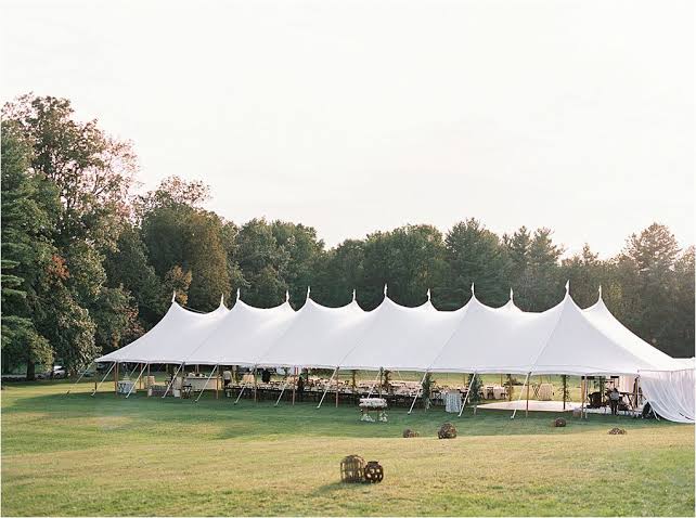 100 Mega Tent with tables