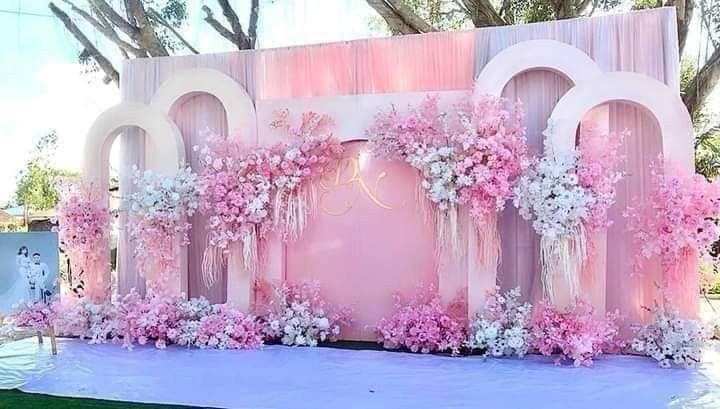 pink floral photo booth 