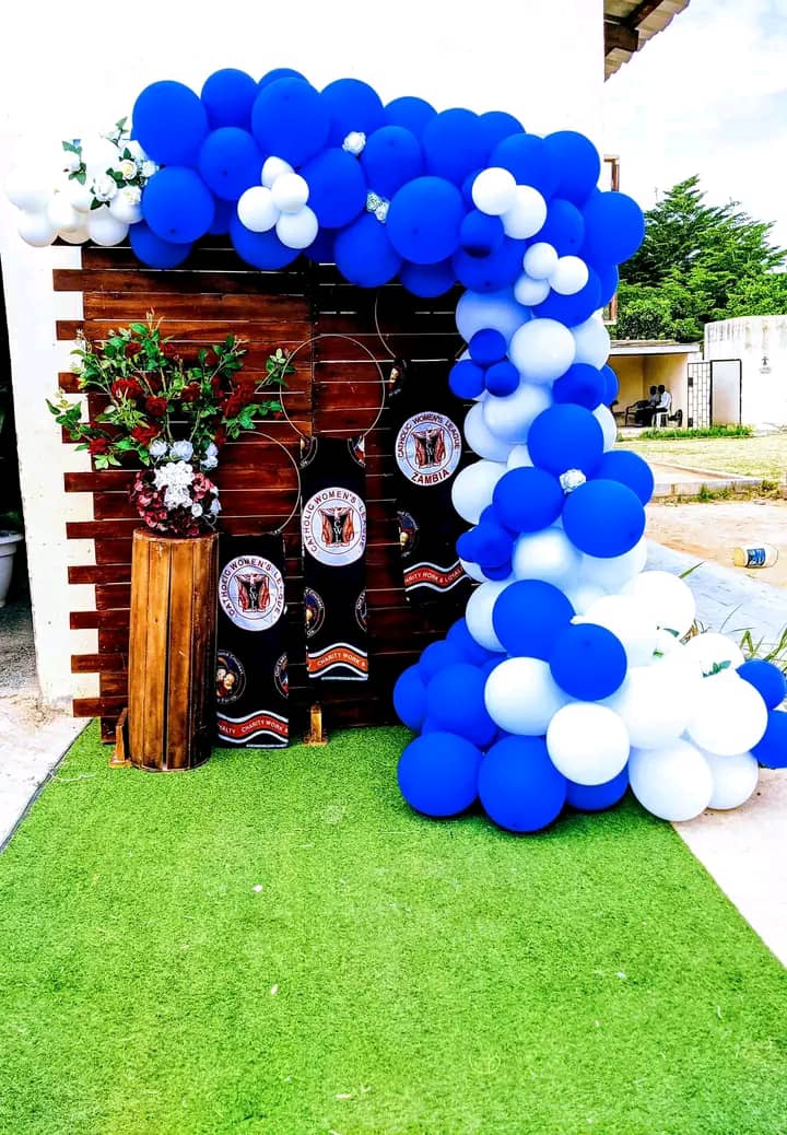 wooden photo booth 