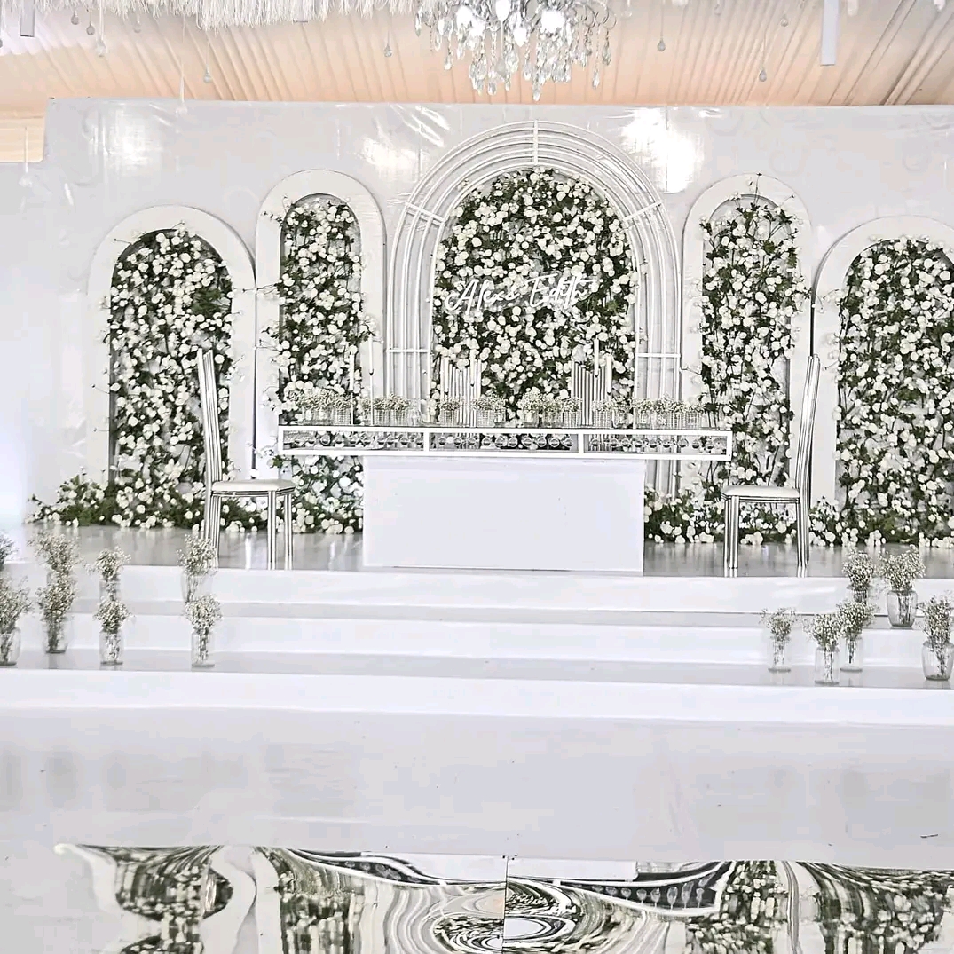 snow white wedding high table 