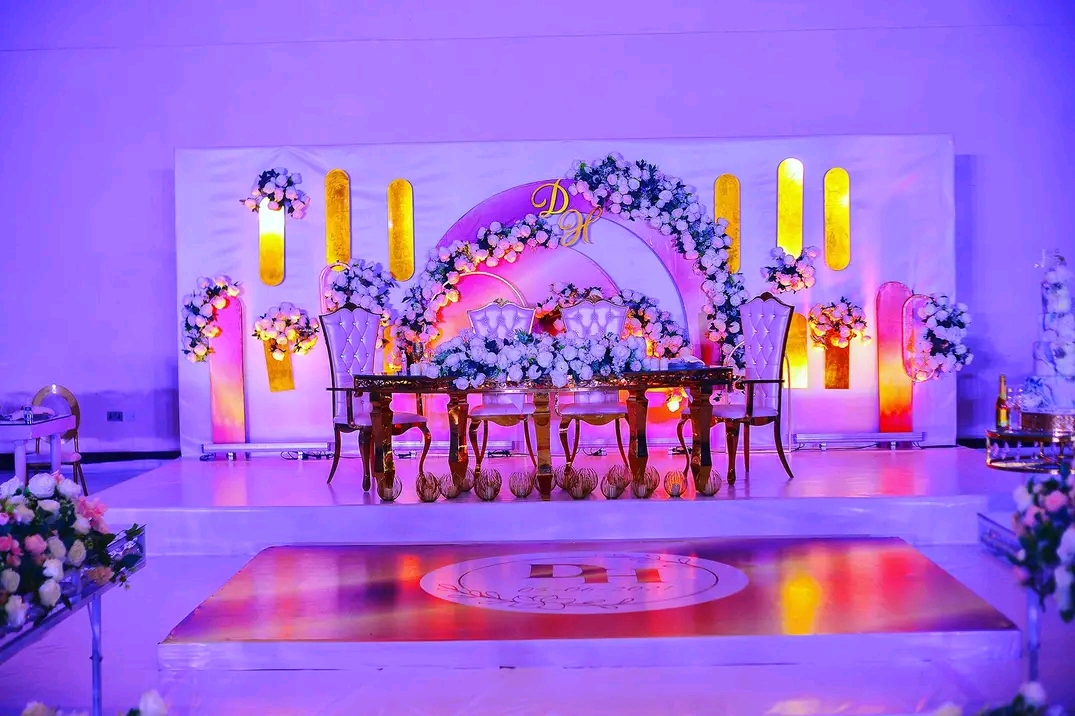 glittering wedding high table 