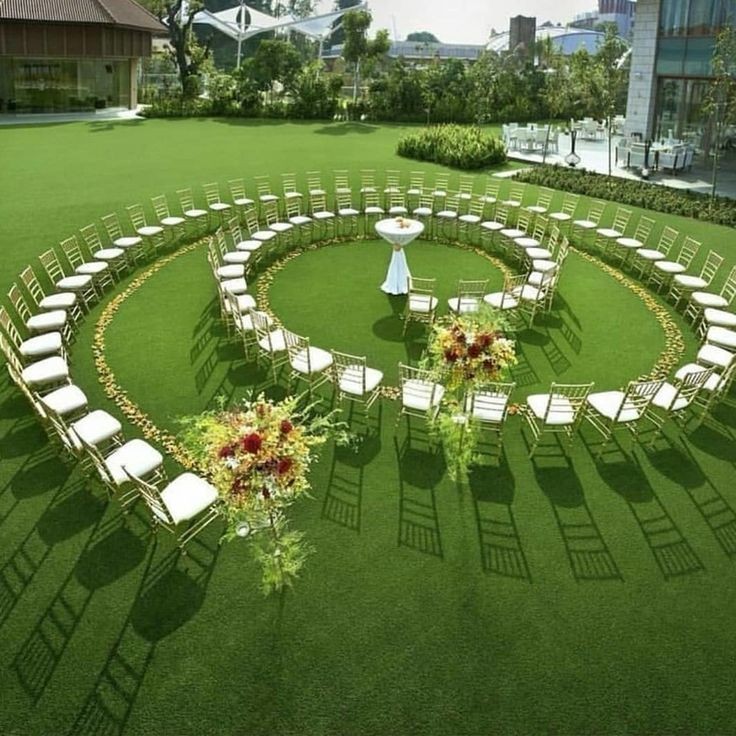 The swirl chair setting 