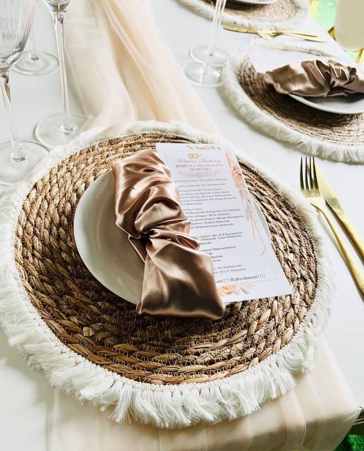 elegant table setting 