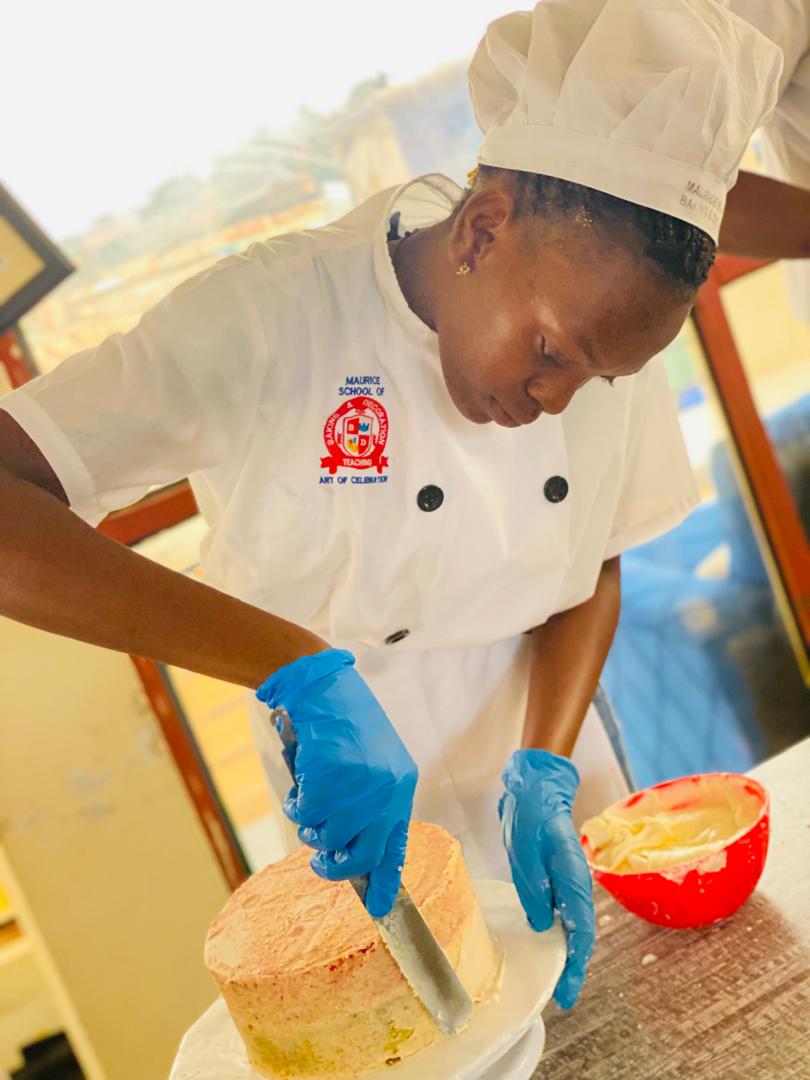 Meet our student Cathy with her cake laying lessons 