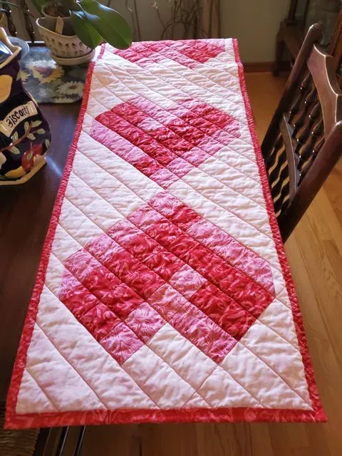 Heart Runner Sew-A-Long With Queen Bees 